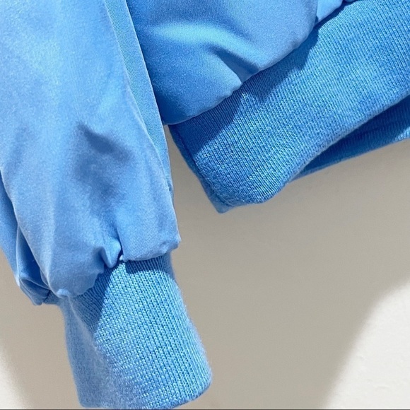 CHIX WITH STIX Women’s Blue Golf V-Neck Water Resistant Wind Breaker - Picture 3 of 8